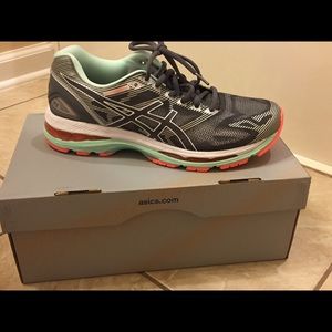 Asics tennis shoes